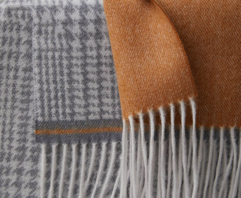 Women's Color Gradient Plaid Cashmere Scarf