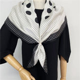 Cargar imagen en el visor de la galería, Bufanda cuadrada de seda con lunares, bufanda tipo chal de satén de seda de morera, 35 pulgadas, 12 momme