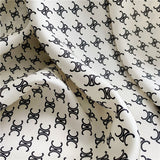 Charger l&#39;image dans la galerie, Foulard carré en sergé de soie vintage, châle soyeux de mûrier, 35 pouces, 14 momme