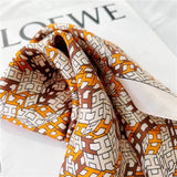 Cargar imagen en el visor de la galería, Bufanda cuadrada pequeña 100 % pura seda de morera para mujer - 12 momme