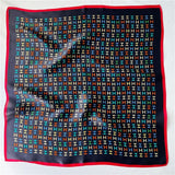 Charger l&#39;image dans la galerie, Petit foulard carré en soie de mûrier Alphabet 21&quot; - 12 momme