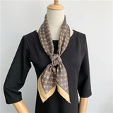 Charger l&#39;image dans la galerie, Foulard carré en sergé de soie vintage, châle soyeux de mûrier, 35 pouces, 14 momme