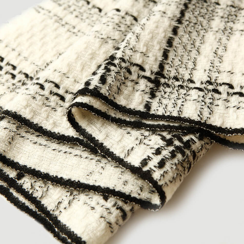 Écharpe en cachemire à carreaux noir et blanc