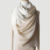 Laden Sie das Bild in den Galerie-Viewer, 200S Schal aus rosa kariertem Kaschmir