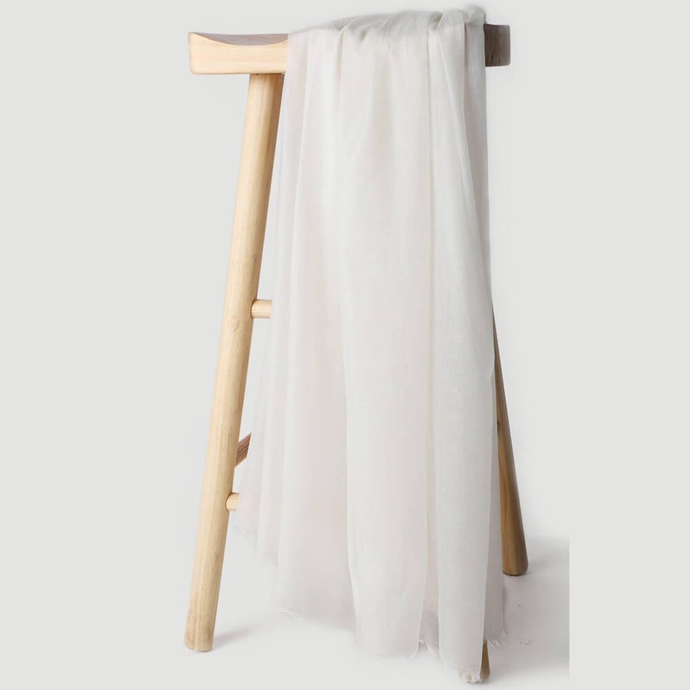 400S 100% Black and White Cashmere shawl Wrap