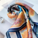 Cargar imagen en el visor de la galería, Bufanda cuadrada de seda estampada 21&quot; - 12 momme