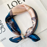 Cargar imagen en el visor de la galería, Bufanda cuadrada pequeña de seda de morera estampada, 21&quot; - 12 momme