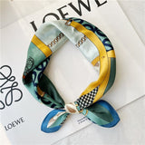 Cargar imagen en el visor de la galería, Bufanda cuadrada pequeña de seda de morera estampada, 21&quot; - 12 momme