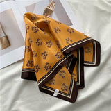 Cargar imagen en el visor de la galería, Bufanda de seda amarilla azul ligera 21 pulgadas 12 momme