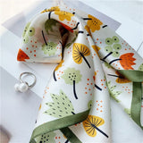 Cargar imagen en el visor de la galería, Bufanda cuadrada de seda estampada 21&quot; - 12 momme