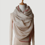 Laden Sie das Bild in den Galerie-Viewer, 200S leichter Schal aus Kaschmir