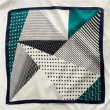 Cargar imagen en el visor de la galería, Bufanda cuadrada de satén puro 100% seda de morera de 21&quot; 12 momme