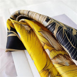 Cargar imagen en el visor de la galería, Bufanda cuadrada pequeña de seda de morera 21&quot; - 12 momme