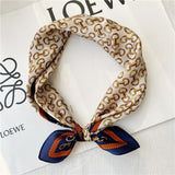 Cargar imagen en el visor de la galería, Bufanda cuadrada pequeña de seda de morera con patrón de bloqueo, 21&quot; - 12 momme