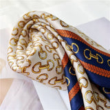 Cargar imagen en el visor de la galería, Bufanda cuadrada pequeña de seda de morera con patrón de bloqueo, 21&quot; - 12 momme