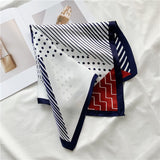 Cargar imagen en el visor de la galería, Bufanda cuadrada de satén puro 100% seda de morera de 21&quot; 12 momme