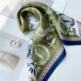 Cargar imagen en el visor de la galería, Bufanda cuadrada de seda estampada con estampado de anacardo, 21&quot; - 12 momme