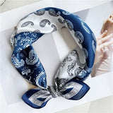 Cargar imagen en el visor de la galería, Bufanda cuadrada de seda estampada con estampado de anacardo, 21&quot; - 12 momme