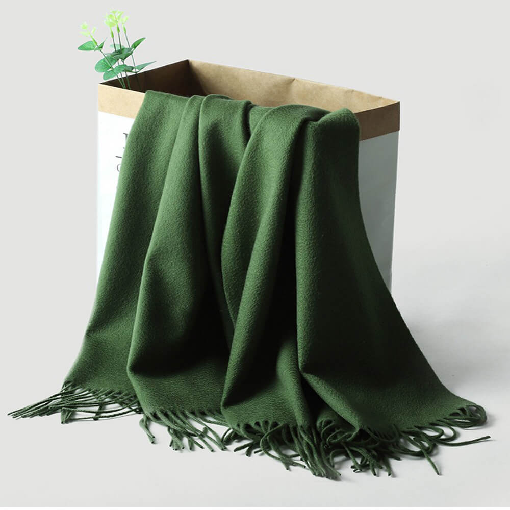 Abrigo de cachemir verde con estampado de agua