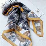 Cargar imagen en el visor de la galería, Bufanda cuadrada de seda estampada con estampado de anacardo, 21&quot; - 12 momme