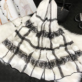 Charger l&#39;image dans la galerie, Grande écharpe blanche en soie imprimée 70&quot; X 25&quot;