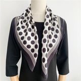 Laden Sie das Bild in den Galerie-Viewer, Schwarz-weiße Vintage-Bandanas, quadratische gepunktete Schals für Damen, 68,6 cm