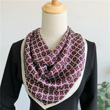 Laden Sie das Bild in den Galerie-Viewer, Quadratischer Schal mit Vintage-Seidengefühl, winziger Blumendruck, Geometrie-Kopftuch – 12 Momme