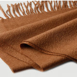 Laden Sie das Bild in den Galerie-Viewer, Kamelfarbener Kaschmirschal mit Wassermuster