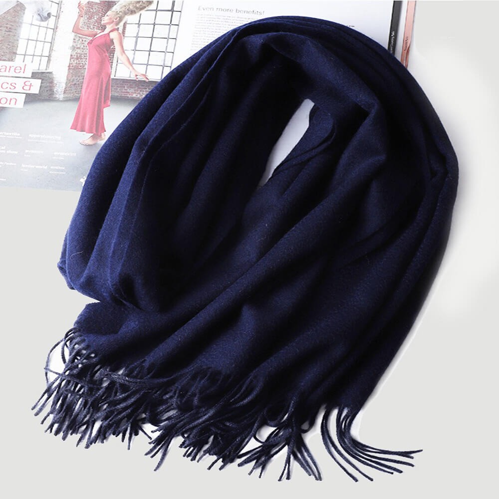 Abrigo de cachemir azul con estampado de agua