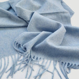 Laden Sie das Bild in den Galerie-Viewer, Hellblauer Kaschmirschal mit Wassermuster