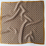 Laden Sie das Bild in den Galerie-Viewer, Quadratischer Schal mit Vintage-Seidengefühl, winziger Blumendruck, Geometrie-Kopftuch – 12 Momme