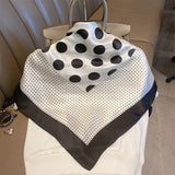 Charger l&#39;image dans la galerie, Écharpe carrée en soie Wave Point de 35 po