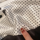 Charger l&#39;image dans la galerie, Écharpe carrée en soie Wave Point de 35 po