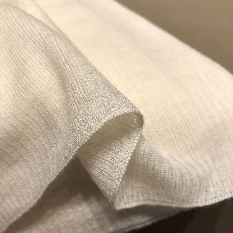 Weiß gestrickter Schal aus 200er-Kaschmir