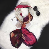 Charger l&#39;image dans la galerie, Grande écharpe rouge en soie imprimée 70&quot; X 25&quot;