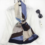 Charger l&#39;image dans la galerie, Grande écharpe géométrique en soie imprimée 70&quot; X 25&quot;