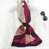 Charger l&#39;image dans la galerie, Grande écharpe rouge en soie imprimée 70&quot; X 25&quot;