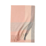 Cargar imagen en el visor de la galería, Bufanda con flecos a cuadros de cachemira rosa