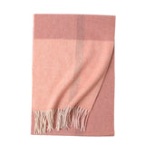 Cargar imagen en el visor de la galería, Bufanda con flecos a cuadros de cachemira rosa